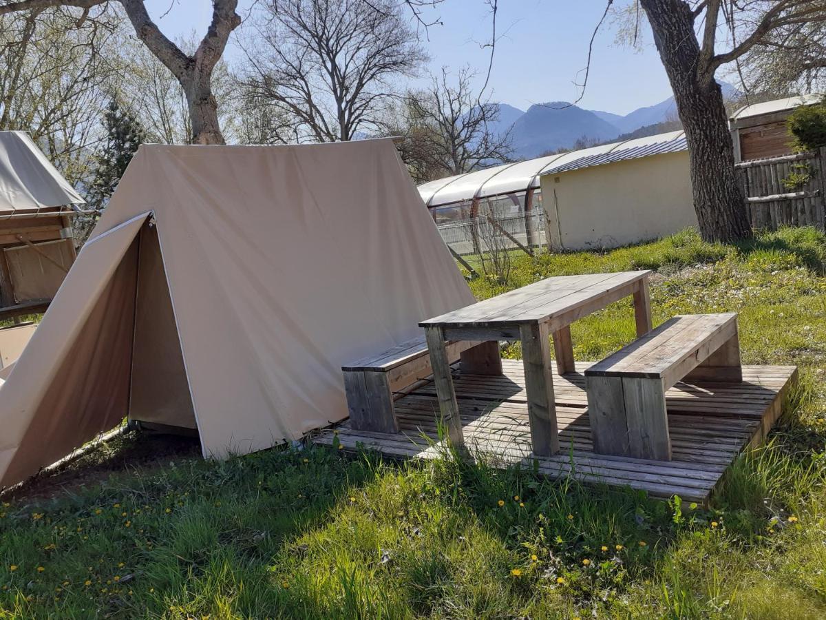 Camping Le Lac Bleu Hotel Châtillon-en-Diois Kültér fotó
